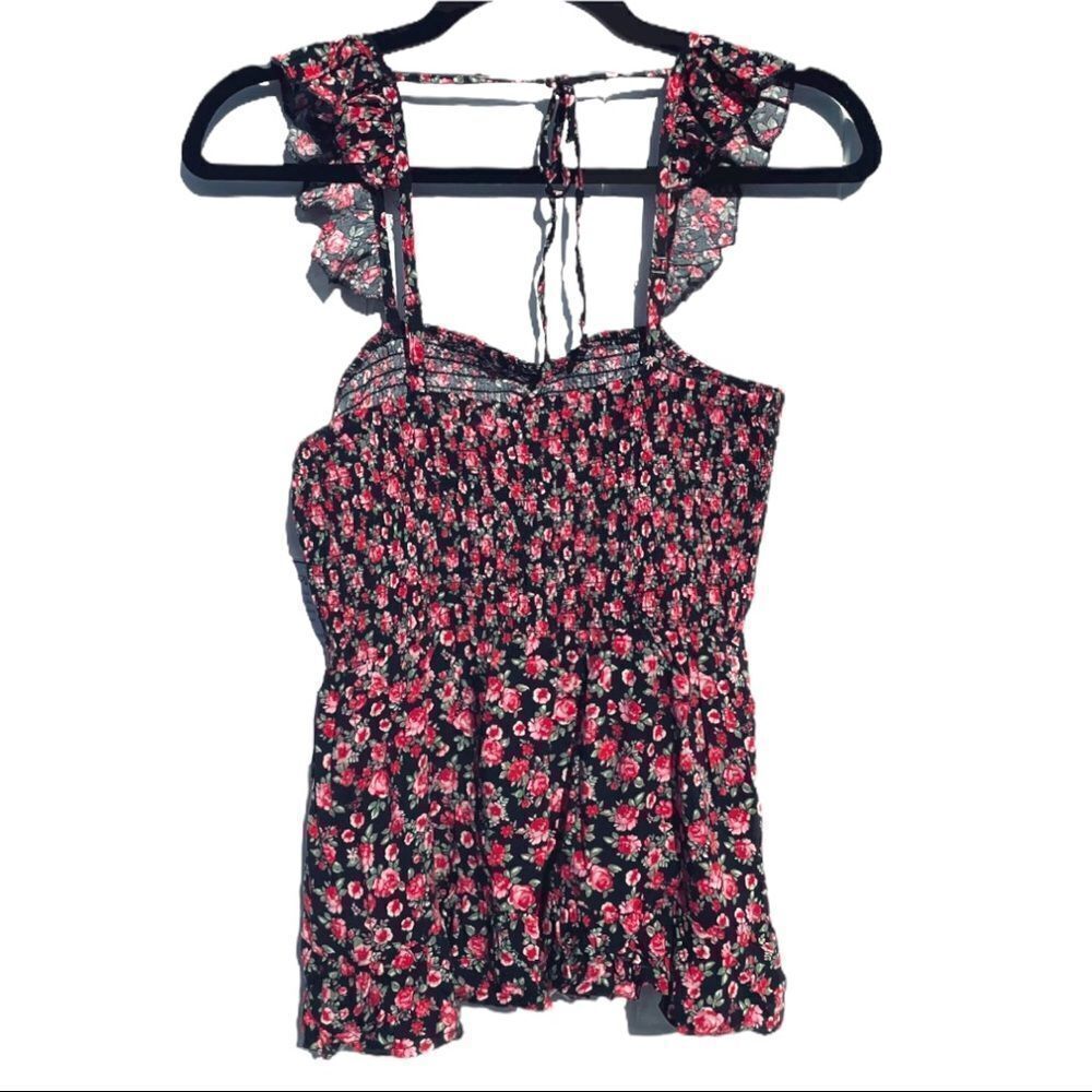 ❌❌NOT FOR SALE Francesca’s Floral Smocked Flutter Sleeve Top - Picture 5 of 7